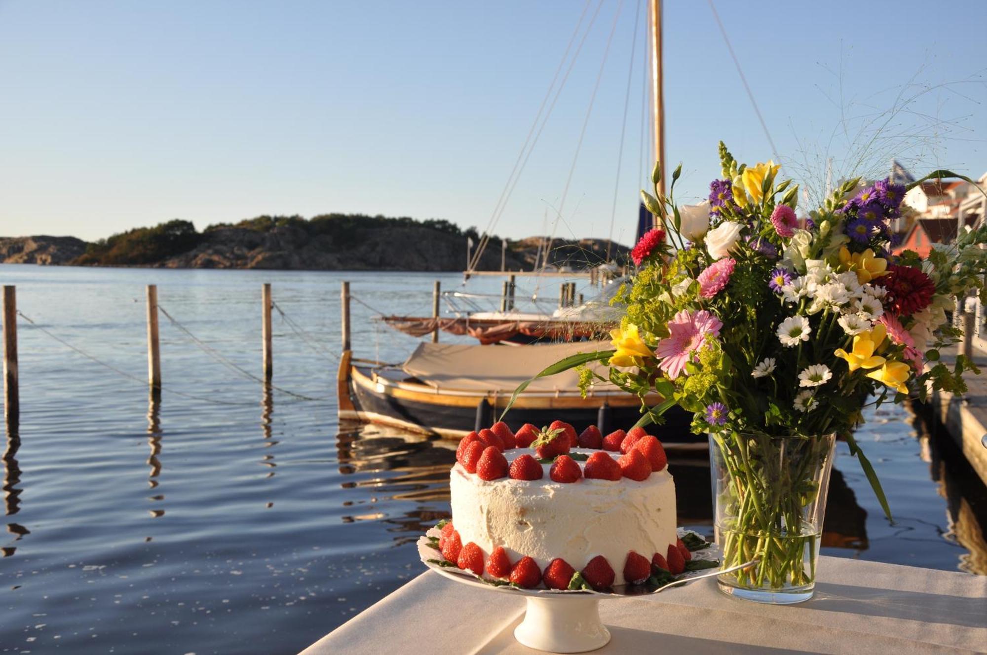 Bryggan Fjaellbacka Hotel Bagian luar foto