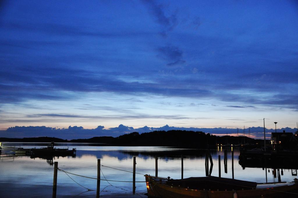 Bryggan Fjaellbacka Hotel Bagian luar foto