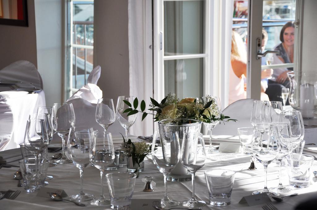 Bryggan Fjaellbacka Hotel Bagian luar foto